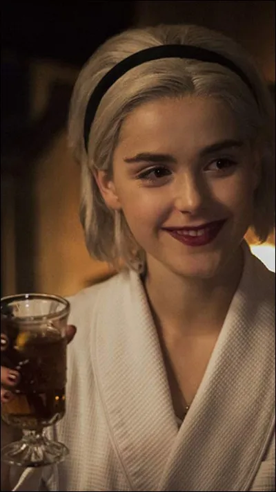 Que décide Sabrina lors de la dernière scène de la saison 2 ?