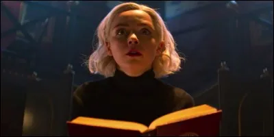 Avec quel objet Ambrose arrive-t-il à sortir de sa cellule ?