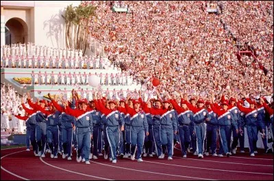 Dans quelle ville des Etats-Unis se déroulaient les Jeux olympiques boycottés par le bloc des pays communistes ?