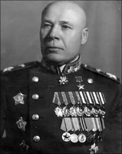 Quel maréchal soviétique célèbre prit notamment part à la bataille de Koursk ?