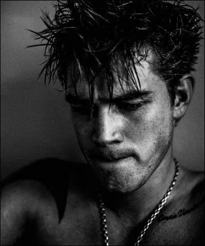 Lorsque Laurie a embrassé Archie, quelle a été la réaction d'Archie ?