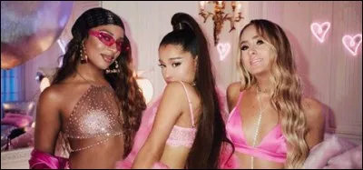 Ses deux meilleures amies se prénomment ...