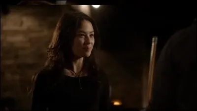 D'autres personnes s'intéressent à ce que Damon recherche. Pourquoi ?