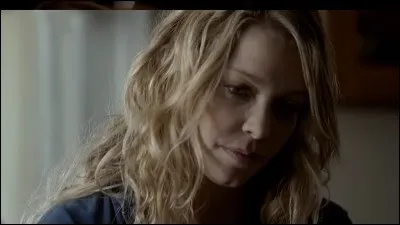 Dans l'épisode 15, Jenna apprend le nom de sa vraie mère à Elena, elle décide donc de rendre visite à une amie de lycée de celle-ci. Comment s'appelle-t-elle ?