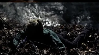 Dans l'épisode 17, Caroline fait une découverte terrifiante. Laquelle ?