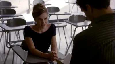 Dans l'épisode 2, Jenna est convoquée par l'un des professeurs de Jeremy. Pour quelle raison ?