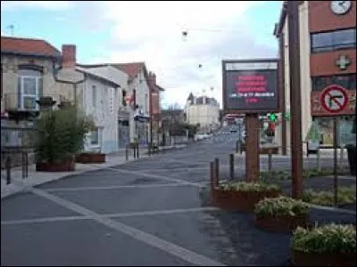 Je vous emmène en Auvergne-Rhône-Alpes, au Cendre. Ville de la métropole Clermontoise, elle se situe dans le département ...