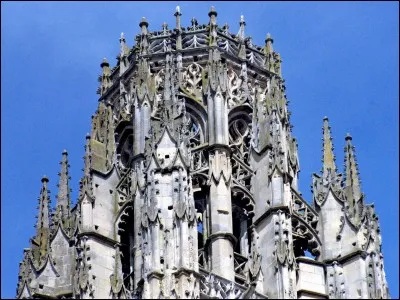 Quelle cathédrale permet d'admirer sa "Tour de Beurre" ?