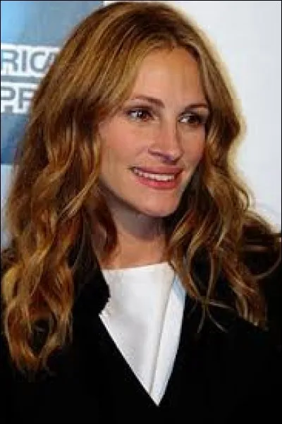 Quelle fabuleuse et belle actrice interprète la femme dont Hugh Grant va tomber follement amoureux ?