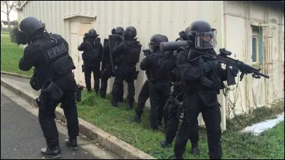 Quelle op&eacute;ration de l'unit&eacute; admires-tu parmi les quatre r&eacute;ponses ci-dessous ?