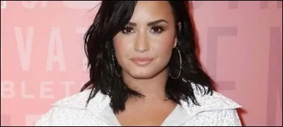 Quel t&eacute;l&eacute;phone a-t-elle ?