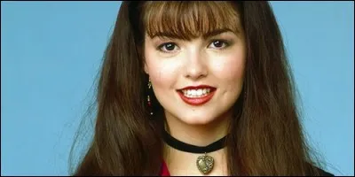 Comment se prénomme la cadette de la famille Foster ?