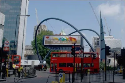 Où se situe le rond-point Silicone à Londres ?
