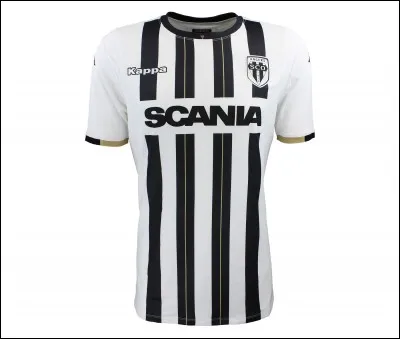 É quel club appartient ce maillot ?