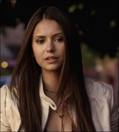 Comment s'appelle le frère cadet d'Elena ?