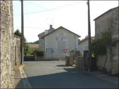 Ancienne commune Deux-Sévrienne, Boisserolles se situe dans l'ancienne région ...