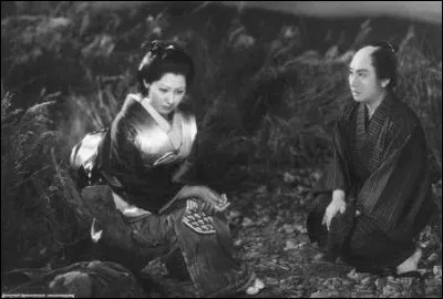 Dans ce film réalisé par Kenji Mizoguchi, sorti en 1954, l'héroîne, Tamaki, voyage à travers le Japon avec ses deux jeunes enfants; elle est vendue pour être prostituée, tandis que les enfants deviennent des esclaves d'un propriétaire cruel et misérable. Quel est ce film ?