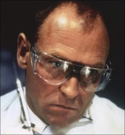 Lequel de ces docteurs est le tueur dans 'Le Dentiste'