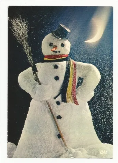 Quel réalisateur met dans un film, en 1951, un cadavre dans un bonhomme de neige ?