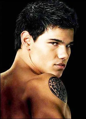 Qui interprte ce personnage ?