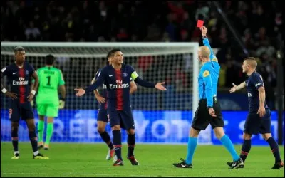 Quel joueur du PSG se fait exclure lors de la victoire 5-0 face à Lyon, en Ligue 1 ?