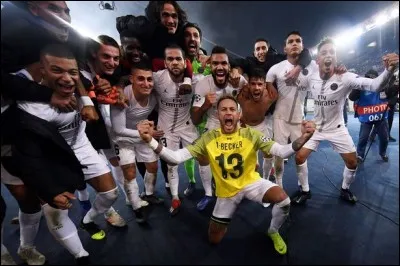 Quels sont les deux buteurs du PSG lors de la victoire 2-1 au Parc, face à Liverpool ?