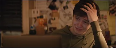 Pourquoi Simon pleure-t-il devant son ordi ?