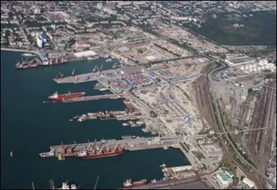 Le port russe de Novorossiïsk est situé sur ...