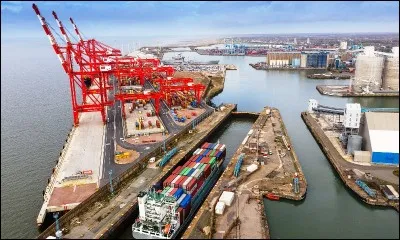 Le port de Liverpool se trouve sur ...