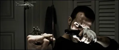 Et dans la nouvelle "Petits soldats", quelle occupation exerce John Renshaw, l'homme qui se fait attaquer par des jouets ?