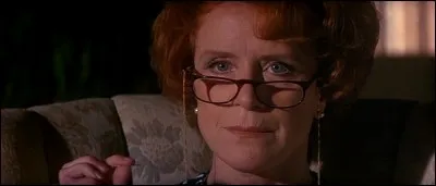 Dans "Dolores Claiborne", comment Dolores surnomme-t-elle sa patronne, Vera Donovan ?