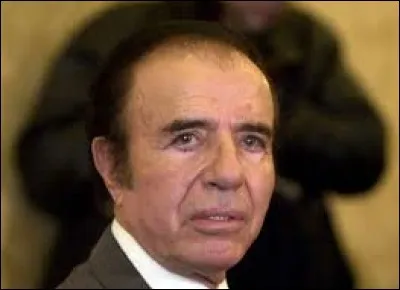 De quel pays, Carlos Menem accède-t-il à la présidence de la République, en juillet ?