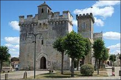 Pour cette première balade de Mai, je donne rendez-vous devant l'église Notre-Dame de Courçon. Commune de Nouvelle-Aquitaine, dans l'arrondissement de La Rochelle, elle se situe dans le département ...