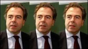 Le blogueur Lexington a allum cette semaine le ministre Luc Chatel. De quelle manire ?