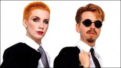 ''Sweet Dreams (Are Made of This)'' est une chanson de Eurythmics. 

''Dreams are my reality
the only kind of real fantasy''

Qui a chanté ces paroles pour le film ''La Boum'' ?