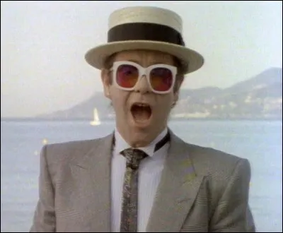 ''Come Back and Stay'' a chanté Paul Young. Quel joueur français a fait un come back spectaculaire dans les rangs de Manchester United après une longue suspension consécutive à un coup de pied donné à un spectateur de Crystal Palace ?