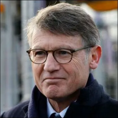Cet homme politique, ministre de l'éducation nationale de 2012 à 2014, c'est ...