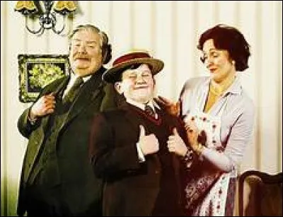 Comment appelle-t-on les non-mages ?