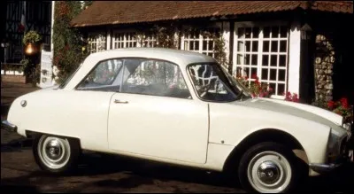 Ne cherchez pas : cette Citroën n'a été fabriquée qu'en Angleterre de 1959 à 64. Quel était son nom et le nombre d'exemplaires vendus ?