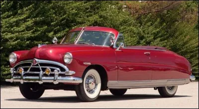 Devant vos yeux ébahis, voici l'un des véhicules les plus robustes de l'histoire de l'automobile, multiple vainqueur au NASCAR. De quoi voyager le coeur léger, non ?