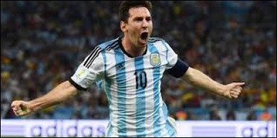 Dans quel club évolue le joueur argentin Lionel Messi depuis 2000 à ce jour ?