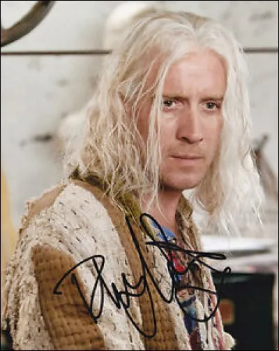 Quel journal est dirig&eacute; par le p&egrave;re de Luna ?