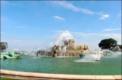 Dans quelle ville, la fontaine Buckingham (1927) se trouve-t-elle ?