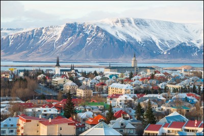Pour sa latitude, l'hiver islandais est plutôt comment en comparaison avec d'autres endroits ?