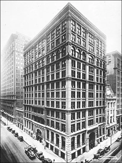 Quel est le premier gratte-ciel construit au monde