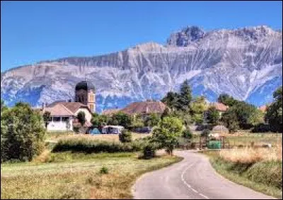 Nous sommes en Isère, au Monestier-du-Percy. Nous nous trouvons en région ...