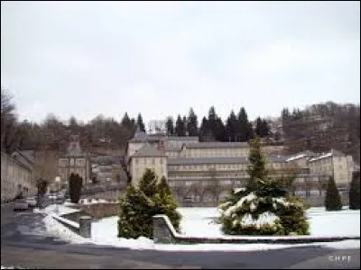 Village de Nouvelle-Aquitaine, sur la plateau de Millevaches, Monestier-Merlines se situe dans le département ...