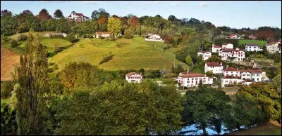 Quelle est l'une des deux sous-préfectures du département numéroté 18 ?