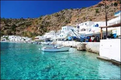 À quel pays appartient l'île de Crète ?