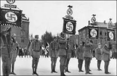 Année : 1941
Héros : Tommy et Tuppence Beresford
Personnages : Grant/Sheila/Alfred/Derek. 
Indices : Agents secrets/Pension/Enlèvement/Seconde Guerre mondiale. 
Quel est ce roman ?